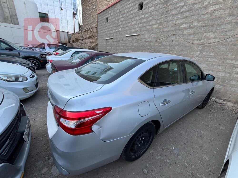 نيسان سنترا
